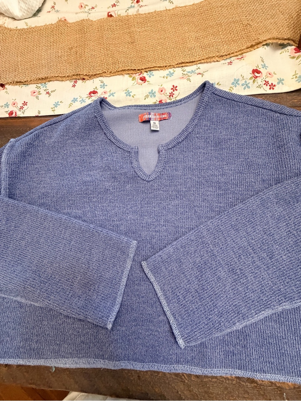Urban Outfitters UO Blue Ribbed V Notch Cropped Long Sleeve Sweater Women M GUC - Picture 3 of 10